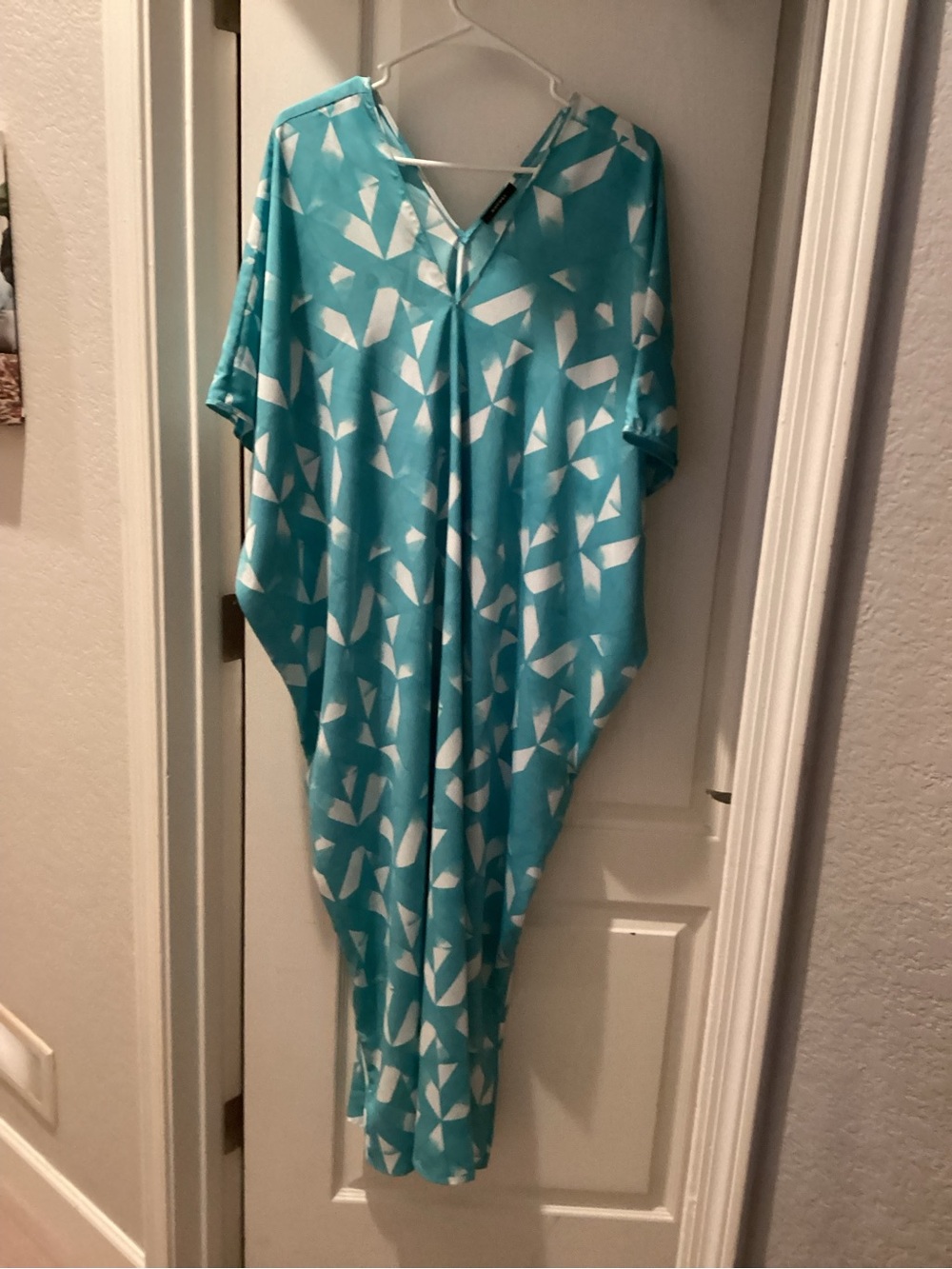 Natori Teal & White Starburst V-Neck Tunic